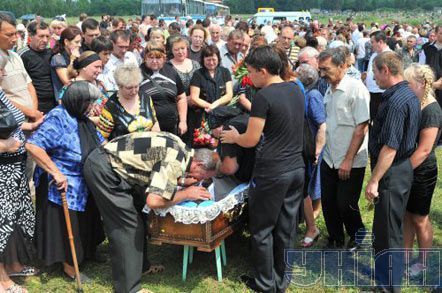 Похорон у Макїівці (фоторепортаж)