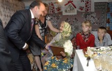 Цимбалюк привітав жительку Львівщини із столітнім ювілеєм