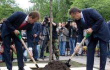 Янукович, как киевлянин, готов защищать город