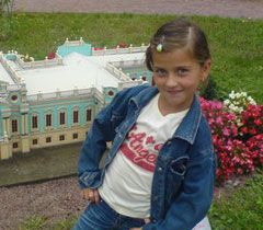 У Києві пропала 9-річна Інна Лук`янович. Телефони міліції: 275 - 33 - 00, 245 - 78 - 09, 102.