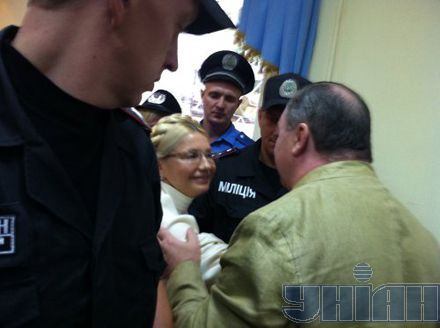 Суд над ЮВТ: Тимошенко жалуется на пытки и не прекращает утренние пробежки
