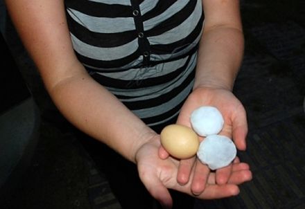 На Львівщині падав град розміром, як куряче яйце (фото)