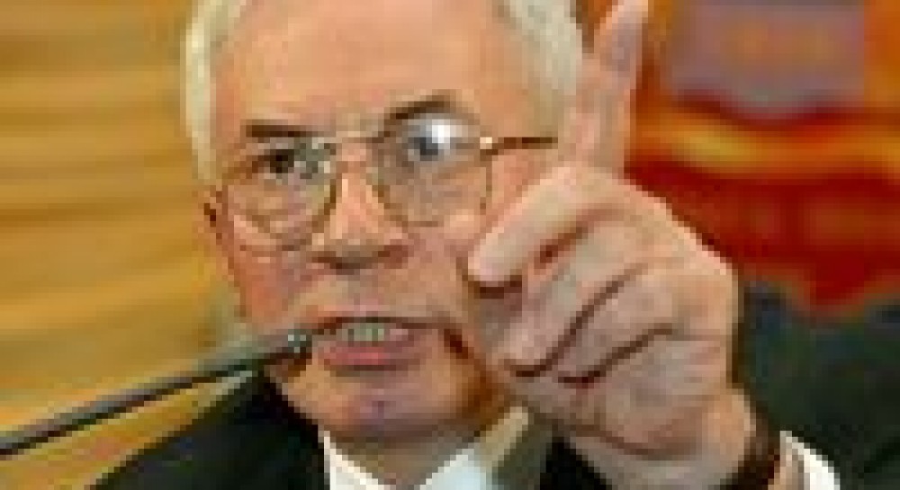 Чи справді Азаров готовий судитися з Газпромом?