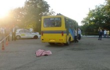 На Львівщині під час Служби Божої автобус в’їхав у групу людей. Фото