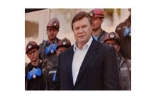 Шахтарів змусили годину чекати Януковича - тим часом він підспівував Повалій