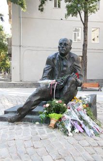 Жванецкий открывает памятник Бабелю в Одессе (фото)