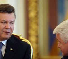 Виктор Янукович и Владимир Литвин во время заседания Комитета по экономическим реформам. Киев, 6 сентября