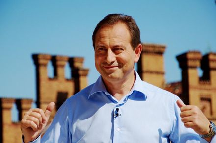 Томенко расскажет о чудесах Украины на ТВі