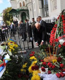 Азаров у Лаврі вшанував пам'ять Столипіна (фоторепортаж)