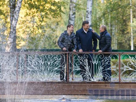 Янукович, Путин и Медведев в загородной резиденции (фото)