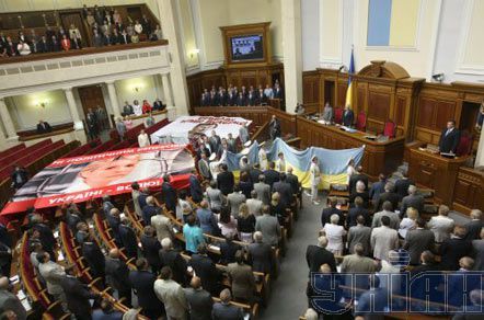 Фракция НУ-НС должна решить, что делать с плакатом Луценко