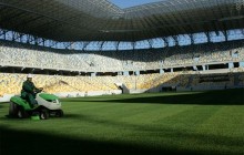 Газон на львівському стадіоні вже постригли. Фото