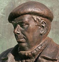 В Киеве открыли памятник белорусскому писателю (добавлены фото)