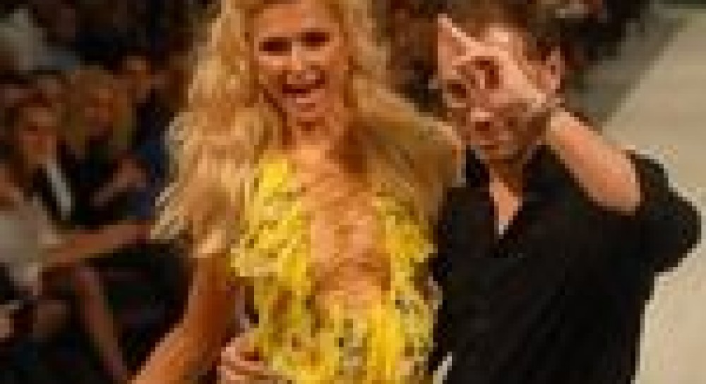 Тиждень моди відгримів: Періс Хілтон на подіумі та модний урок від улюбленця Вікторії Бекхем