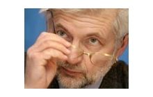 Институт города: Киевская власть одной рукой возвращает землю, а другой раздает