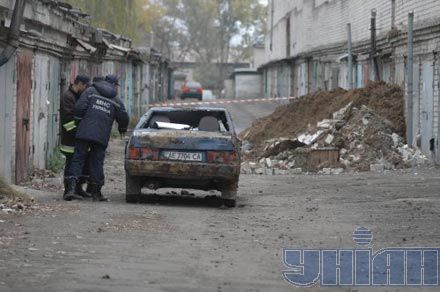 В Днепропетровске оползень разрушил 14 гаражей (фото)