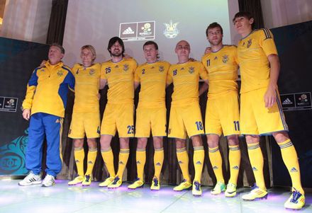 Збірна України представила нову форму на Євро-2012 (фото)