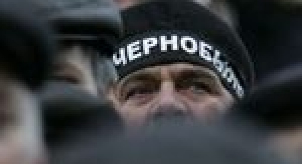 Чорнобильці під Кабміном: Вони казали, що будуть служити народу, – а ми і є народ (фоторепортаж)
