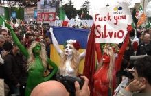Активістки Femen оголилися в Римі проти Берлусконі