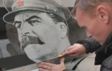 В Севастополе исчез автобус со Сталиным - нет связи с водителем