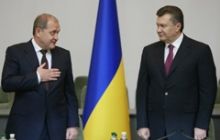 Янукович: заявления крымских татар выглядят предвзятыми