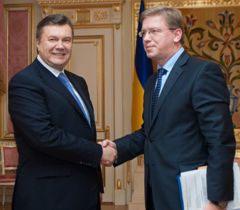 Віктор Янукович та  Штефан Фюле під час зустрічі в Києві. 12 грудня 