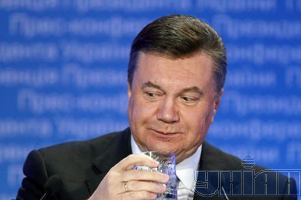 Янукович відзвітував про фундамент
