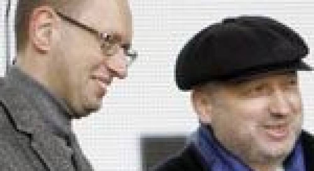 Вехи недели. Яценюк отбирает хлеб у Турчинова, Азаров ползет к отставке, Литвин ищет себе место