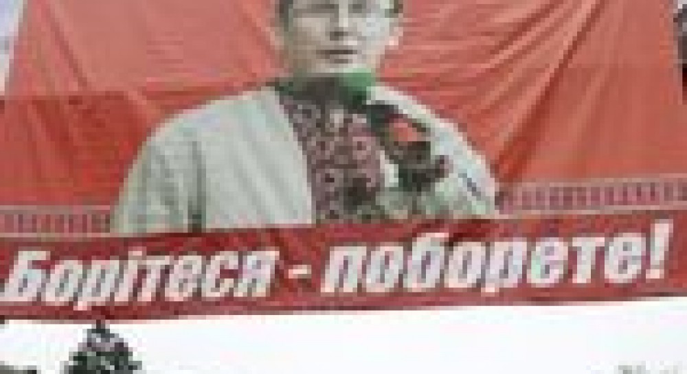 Вехи недели. Страна увидела Тимошенко в СИЗО, суд закрыл дело против Кучмы, Кличко решил завязывать с боксом