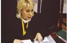 Судья под возгласы «ганьба!» зачитывает диагноз Тимошенко