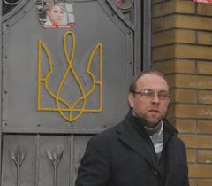 Сергій Власенко біля брами Качанівської виправної колонії №54 у Харкові. 5 січня 