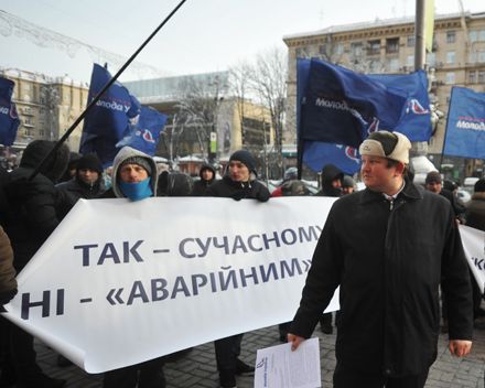 От Попова требуют не мешать реконструкции столицы