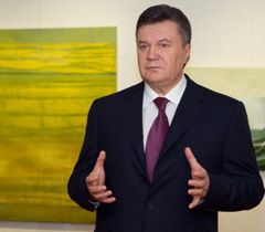 Виктор Янукович отвечает на вопросы журналистов в Давосе. 26 января