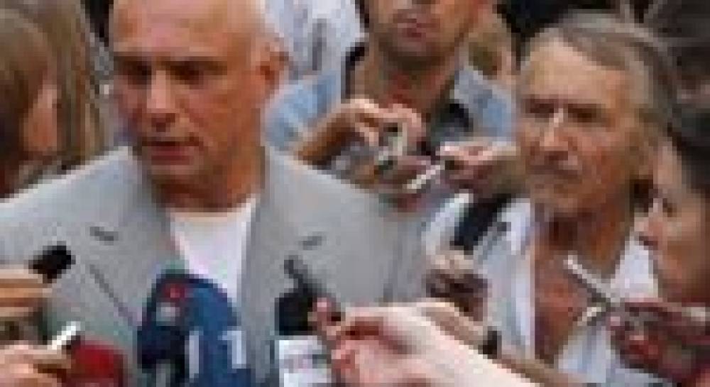 Вехи недели. Украинская ГТС под прицелом Кремля, семья Тимошенко разделена границей, Азаров призывает потерпеть