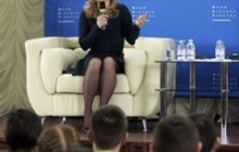 Челсі Клінтон вчила українських студентів «йти за мрією»