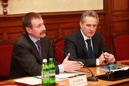 Фірташ готовий помогти грошима