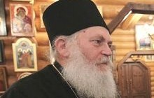 Суд в Афінах відмовився звільнити архімандрита Єфрема