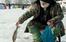 Спасатели объяснят, что делать, если человек провалился под лед