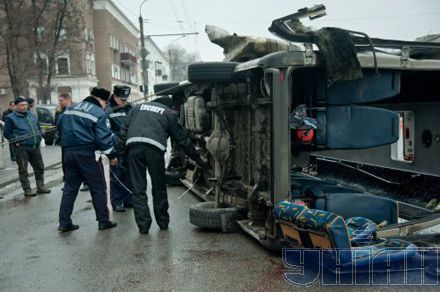 У Запоріжжі перевернулася маршрутка