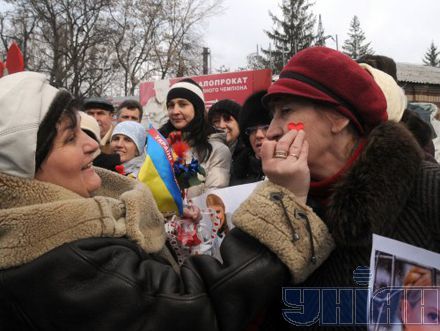 К Тимошенко в колонию приехали гости из Швеции