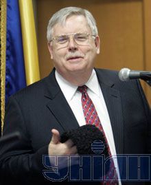 Джемілєв зробив подарунок послу США - до колекції (фото)