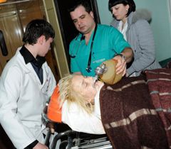 Оксана Макар в опіковому центрі у Донецьку. 16 березня