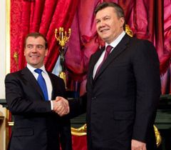 Віктор Янукович і Дмитро Медведєв під час зустрічі в Москві. 19 березня