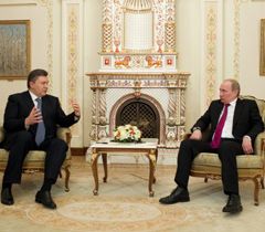 Виктор Янукович и Владимир Путин во время встречи в резиденции «Ново-Огарево». 20 марта