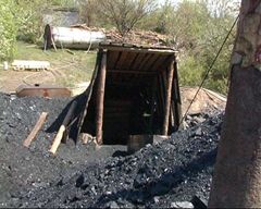 Черный бизнес: хозяева нелегальных шахт Донбасса, спасаясь от проверок, живьем хоронят своих рабочих