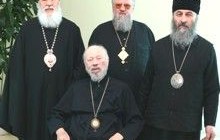 Члени Синоду УПЦ відвідали в лікарні митрополита Володимира