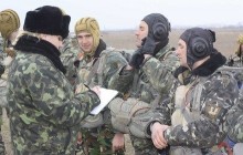 Морські піхотинці виконали 250 стрибків з парашутами в Криму (фото)