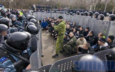 На стадионе «Черноморец» прошла отработка действий во время Евро-2012. Участвовали 300 человек из «Беркута», внутренних войск и ППС. На стадионе «Черноморец» прошла отработка действий во время Евро-2012. Участвовали 300 человек из «Беркута», внутренних войск и ППС.