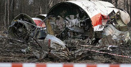 У Польщі влада й опозиція окремо віддають шану жертвам Смоленської катастрофи