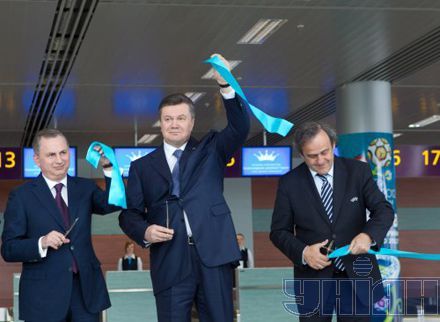 Как Януковича оберегали от львовян